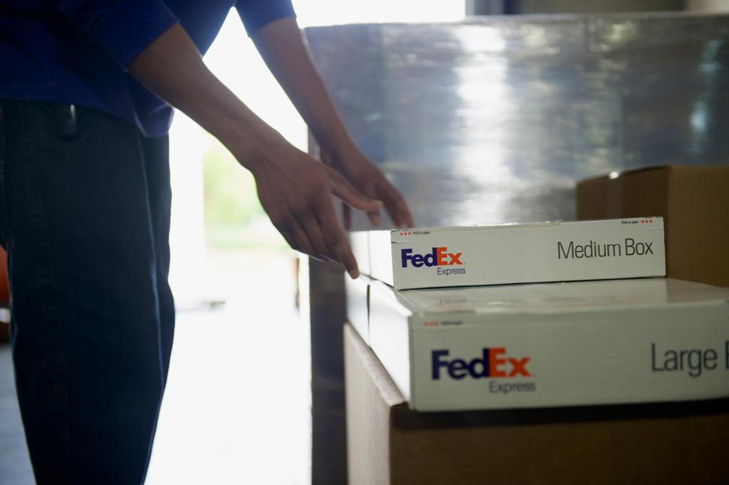Choosing the Right FedEx Box Size for Your Ecommerce Orders