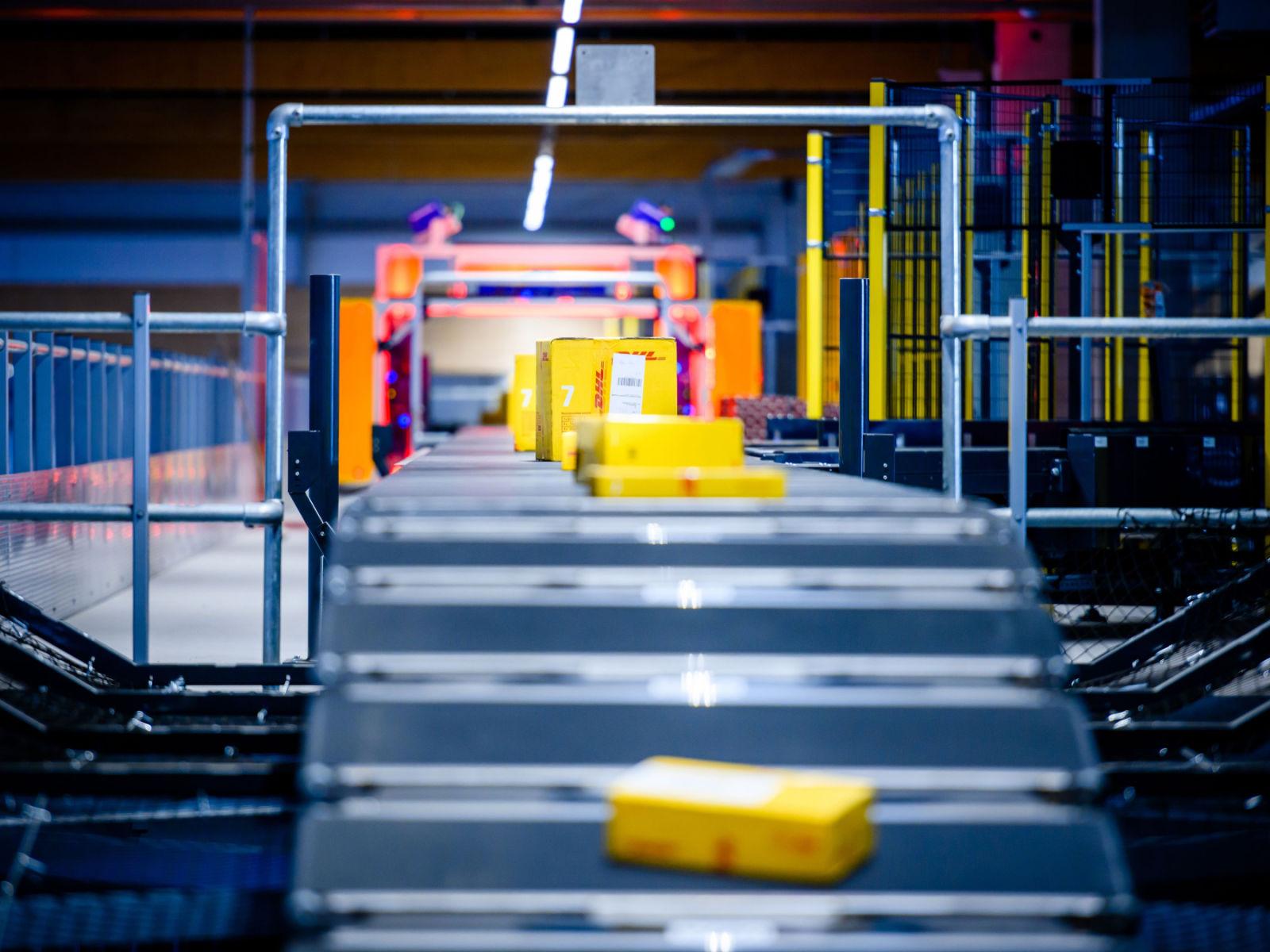 How to Prepare and Ship a DHL Package